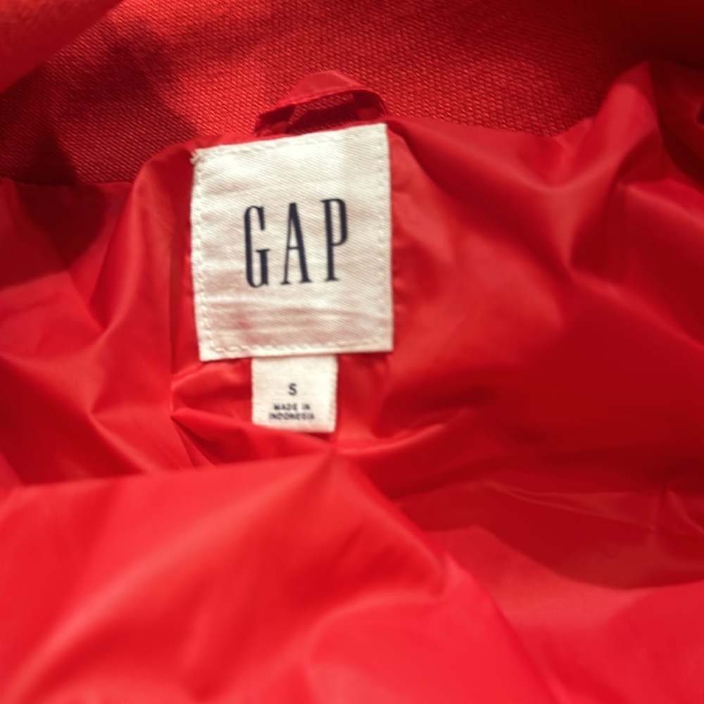 Gap Red Puffer - image 3